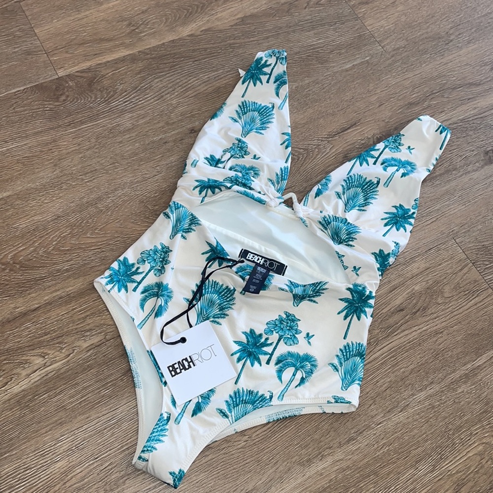 Brand new Beach riot one piece swimsuit with pearlized detailing